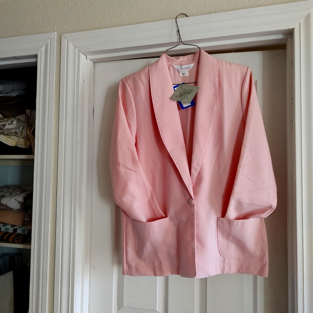 Classic one botton blazer jacket, color pink